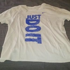 Nike Tee 🛑buy 2 or more and save🛑